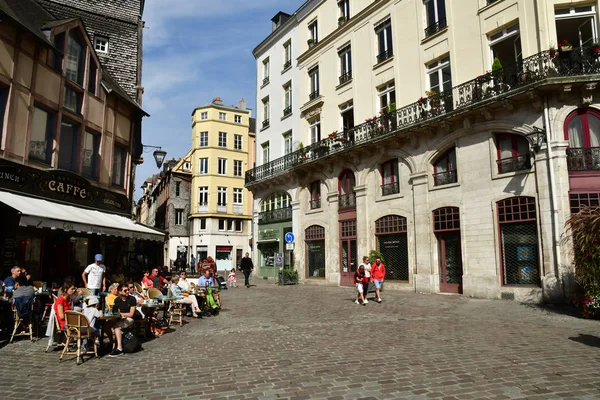 Rouen Francia Septiembre 2018 Restaurante Plaza Barthelemy Frente Iglesia Saint — Foto de Stock