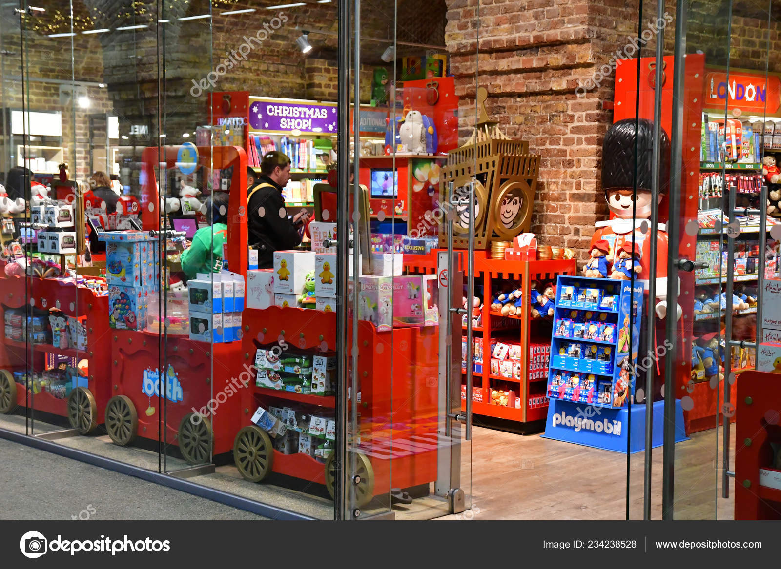 international toy store