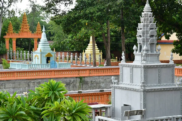 Kampong Tralach Kamboçya Ağustos 2018 Mezar Wat Kampong Tralach Leu — Stok fotoğraf