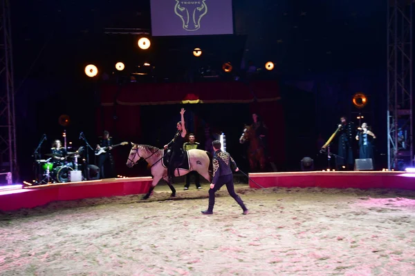 Les Mureaux Frankrijk Oktober 2018 Paard Trainer Bij Het Circus — Stockfoto