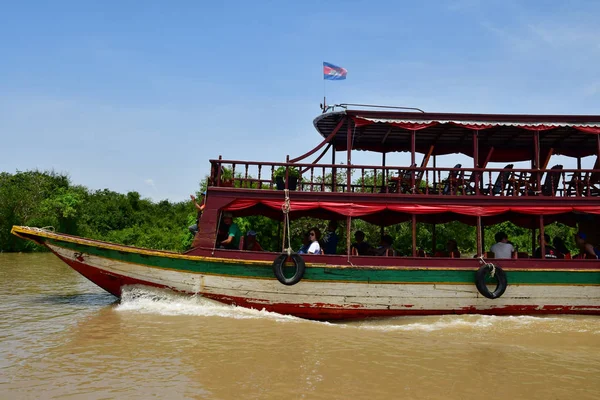 Siem Biçmek Kamboçya Ağustos 2018 Nehir Kenarında Bir Cruise Gemi — Stok fotoğraf