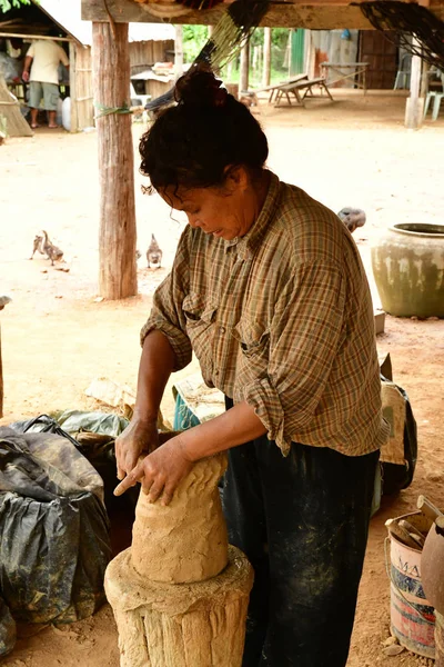 コンポンチュナン カンボジア王国 2018 美しい村の陶器のワーク ショップ — ストック写真