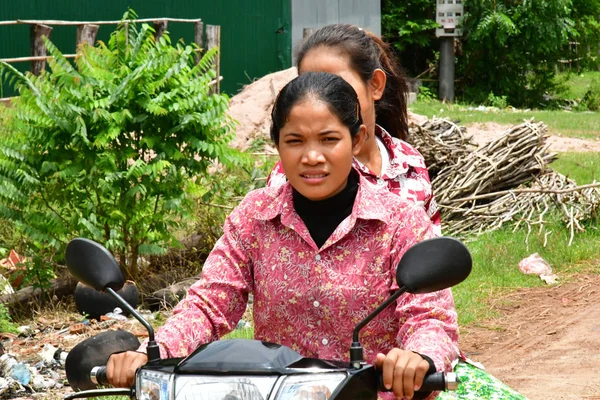 Kampong Chhnang Kambodzsai Királyság Augusztus 2018 Motorkerékpár Festői Faluban — Stock Fotó