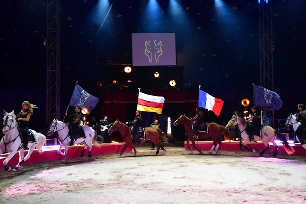 Les Mureaux Francie Říjen 2018 Cvičitelky Koní Festivalu Cirkus — Stock fotografie