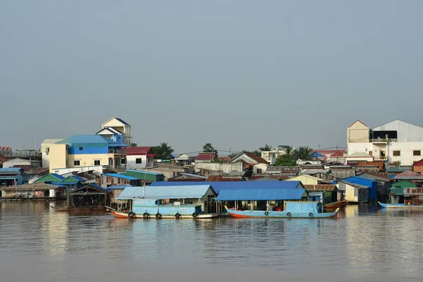 柬埔寨王国 2018年8月21日 从船上的河边景色 — 图库照片