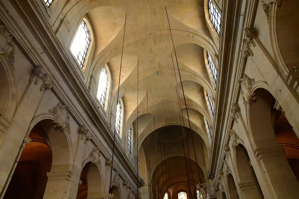法国凡尔赛 2018年9月2日 城堡附近的圣路易斯巴洛克大教堂 — 图库照片