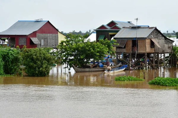 Kampong Chhnang Reino Camboya Agosto 2018 Pintoresco Pueblo Flotante Cerca — Foto de Stock