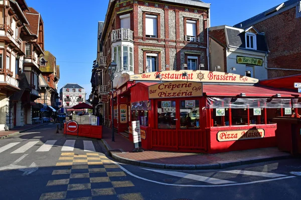 Etretat Francie Května 2017 Restaurace Blízko Pláže — Stock fotografie