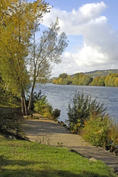 Les Mureaux France Sseptember 2017 Seine Riverside — стоковое фото