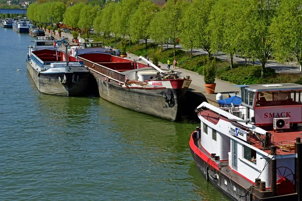 Conflans Sainte Honorine Francia Abril 2018 Barcaza Río Sena —  Fotos de Stock