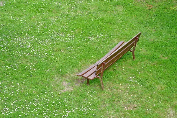 Guerande Francia Abril 2017 Banco Parque Público Ciudad Medieval Primavera —  Fotos de Stock