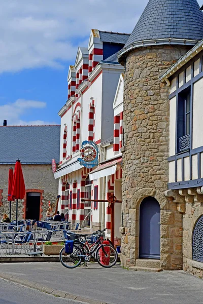 Piriac sur Mer, Francia - 14 de abril de 2017: el pintoresco pueblo —  Fotos de Stock