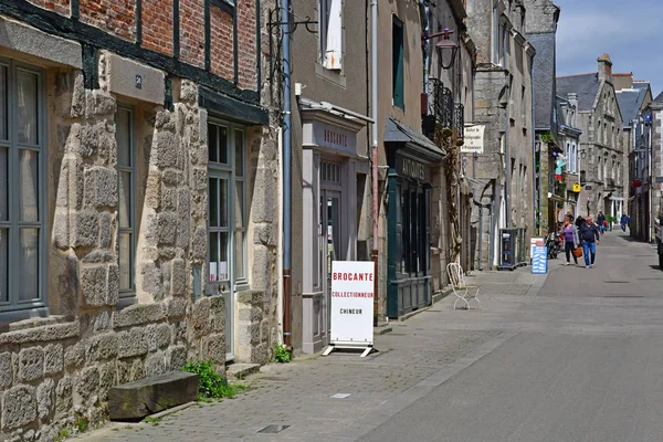 Guerande, Francia - 14 de abril de 2017: ciudad medieval en primavera — Foto de Stock