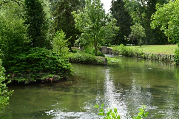 Autheuil Authouillet; Francia - 8 agosto 2018: terre pittoresche — Foto Stock