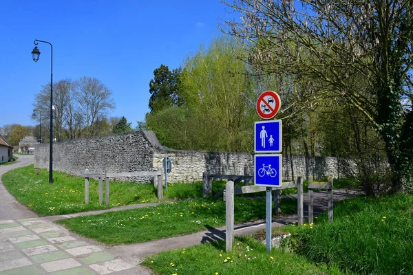 Guerny, france - april 3 2017: malerisches dorf im frühling — Stockfoto