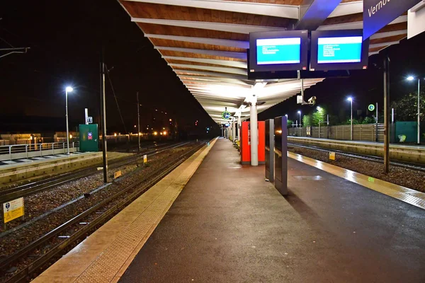 Verneuil sur seine; france - 17. Mai 2017: station — Stockfoto