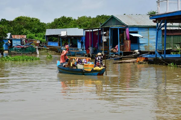 Siem Reap; Reino de Camboya - 23 de agosto de 2018: vista al río — Foto de Stock