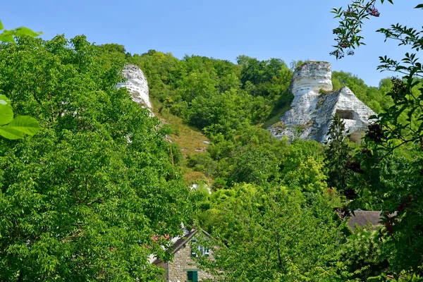 Haute-Isle; Frankrijk - juli 27 2018: schilderachtig landschap — Stockfoto