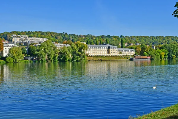 Meulan en Yvelines; Francia - 15 settembre 2018: centro città — Foto Stock