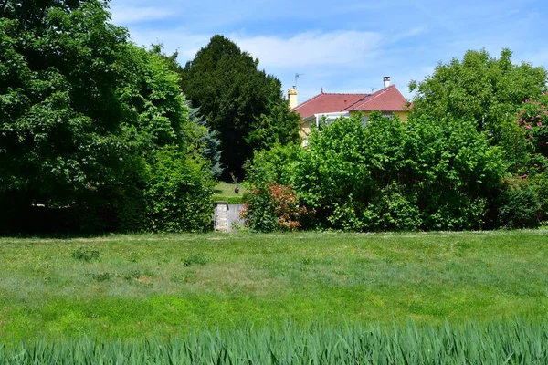 Verneuil sur Seine; Franciaország - május 17 2017: talweg park — Stock Fotó