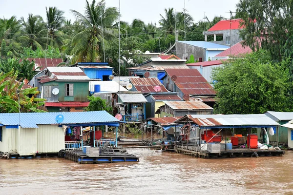 Reino de Camboya - agosto 19 2018: la ribera del río Mekong cerca — Foto de Stock