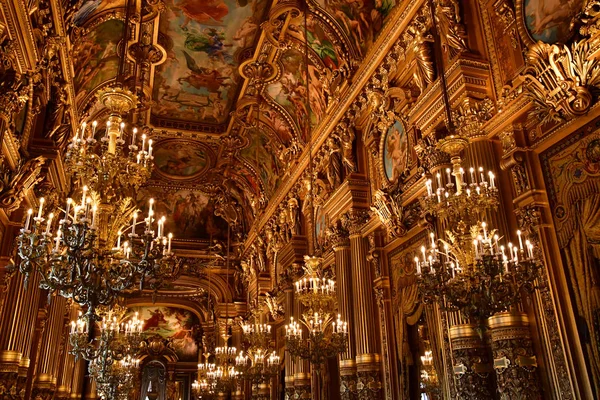 Paris; France - august 4 2018 : Grand Foyer of the Opera de Par — Stock Photo, Image