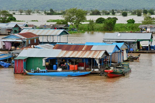 Kampong Chhnang; Reino de Camboya - 22 de agosto de 2018: flotante — Foto de Stock