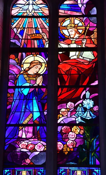 La Baule, Ranska - huhtikuu 15 2017: Notre Damen kirkko rakennettu 19 — kuvapankkivalokuva