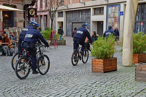 Strasbourg; france - märz 3 2017: polizei patrouille — Stockfoto