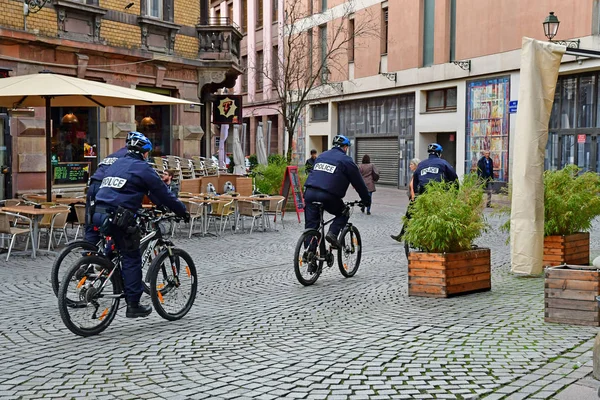 Strasbourg; france - märz 3 2017: polizei patrouille — Stockfoto