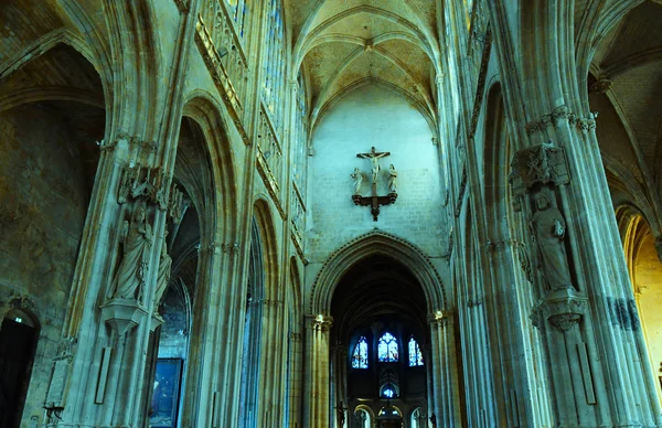 Vernon, Francie - 25 března 2017: gothic kolegiátní kostel — Stock fotografie