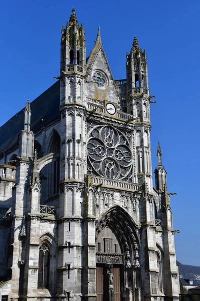 Vernon, Frankrijk - 25 maart 2017: gotische collegiale kerk — Stockfoto