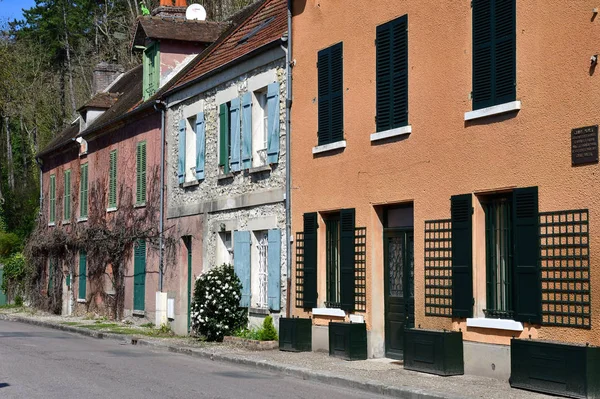 Vetheuil, Francia - 16 de marzo de 2017: centro del pueblo — Foto de Stock