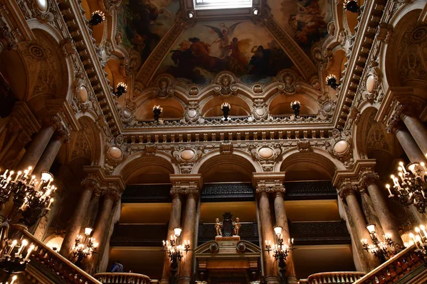 Paris; França - 4 de agosto de 2018: Opera de Paris — Fotografia de Stock