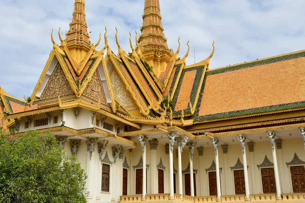 Phnom Penh; Kambodžské království - srpen 20 2018: královský palác — Stock fotografie