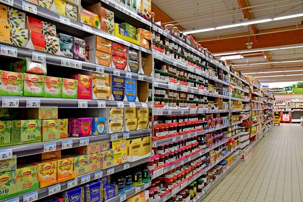 Paříž, Francie - 9 červenec 2018: supermarket — Stock fotografie