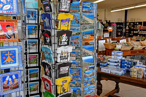 Le pouliguen, Frankrijk - april 14 2017: Bretoense specialiteiten winkel — Stockfoto