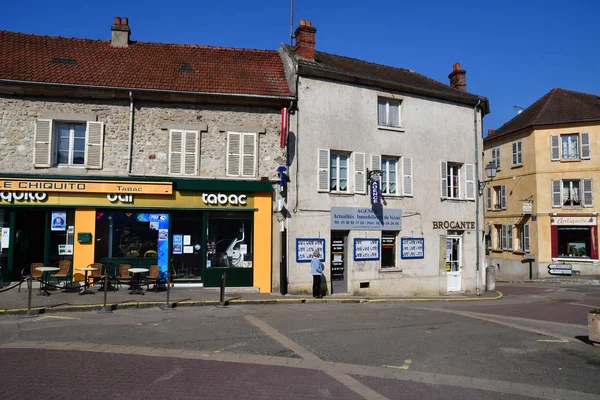 Vetheuil, França - 16 de março de 2017: centro da aldeia — Fotografia de Stock