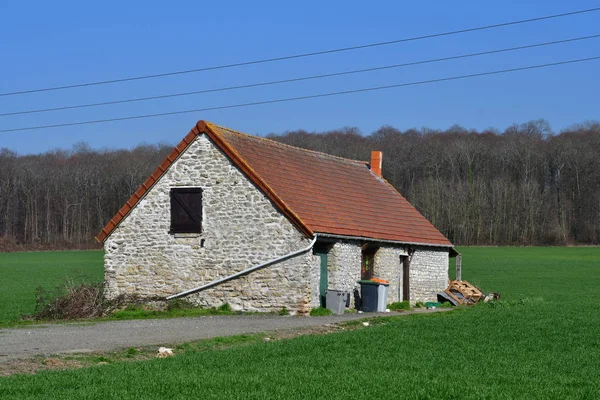 Saint Cyr en Arthies, França - 16 de março de 2017: centro da aldeia — Fotografia de Stock