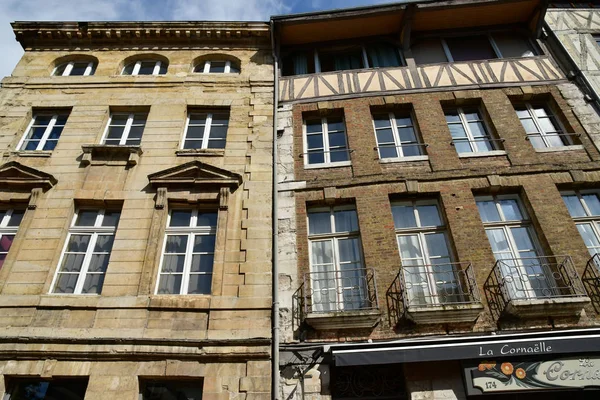Rouen, Francia - 9 de septiembre de 2018: casa en la ciudad histórica — Foto de Stock