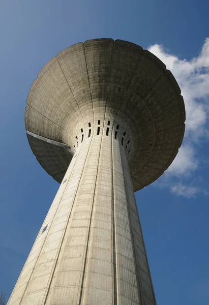 Les Mureaux; França - 3 de outubro de 2017: torre de água — Fotografia de Stock