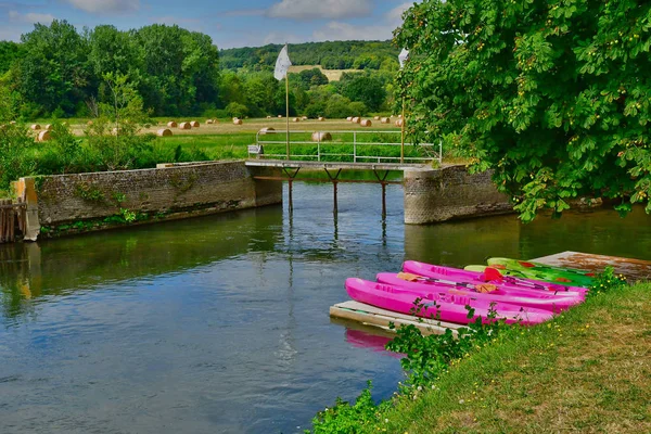 Autheuil-Authouillet; Frankrijk - augustus 8-2018: pittoreske landerijen — Stockfoto