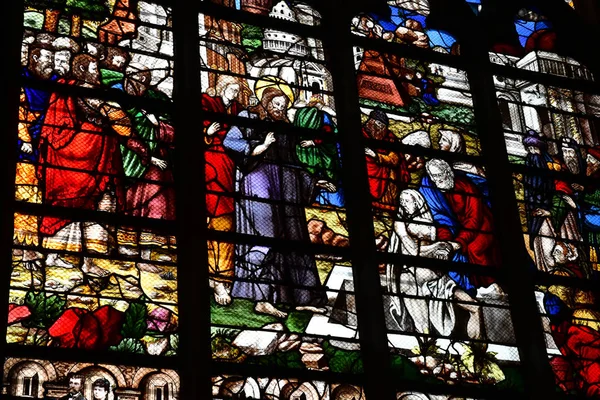 Пон-де l Arche; Франція - 2017 30 березня: Церква — стокове фото
