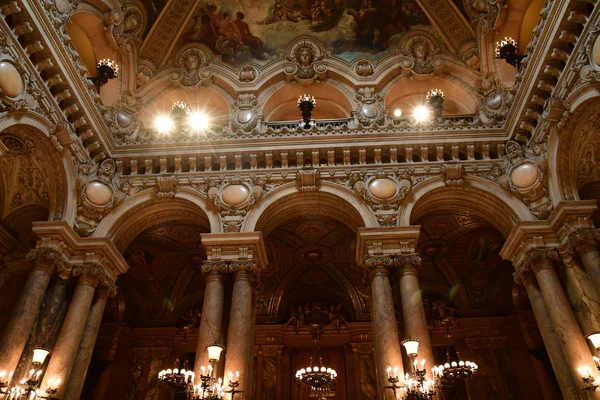 Paris; França - 4 de agosto de 2018: Opera de Paris — Fotografia de Stock