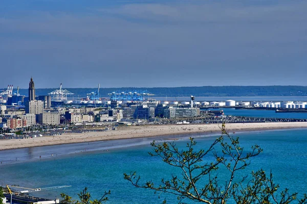 Le Havre; Ranska - toukokuu 10 2017: kaupungin näkymä Sainte Adresse — kuvapankkivalokuva