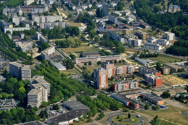 Les Mureaux, France - 7 juillet 2017 : photo aérienne de la ville — Photo