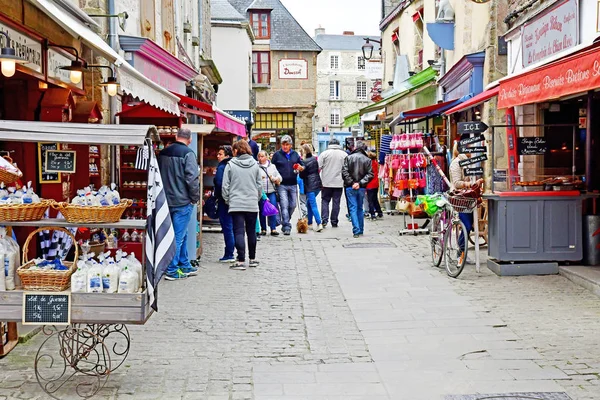 Guerande, Frankrike - april 14 2017: medeltida stad i våren — Stockfoto