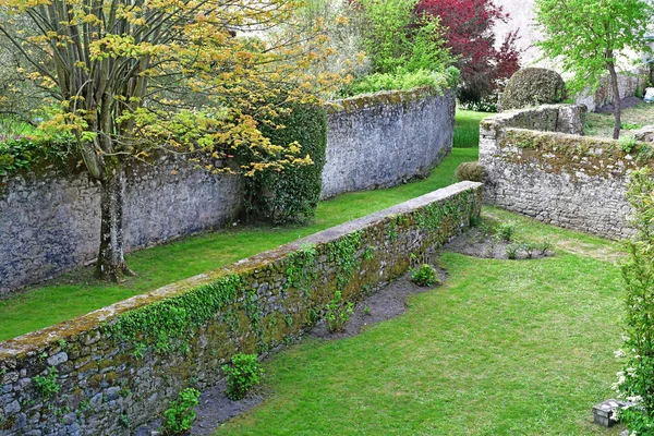 Guerande, Francia - 14 de abril de 2017: ciudad medieval en primavera — Foto de Stock