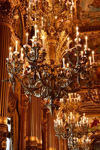 París; Francia - 4 de agosto de 2018: Gran Foyer de la Ópera de Par —  Fotos de Stock