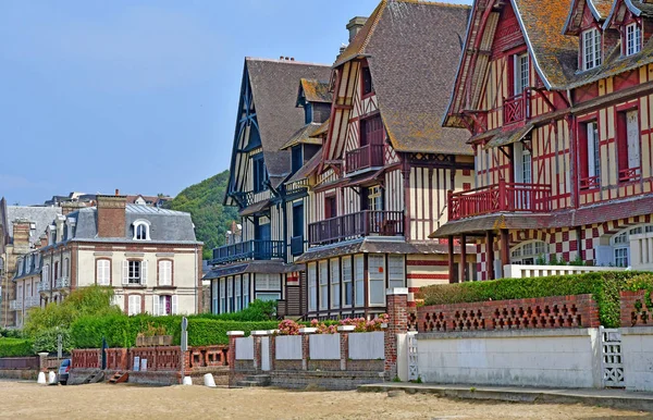 Trouville, Francja - sierpień 2016 18: malownicze miasto w sezonie letnim — Zdjęcie stockowe